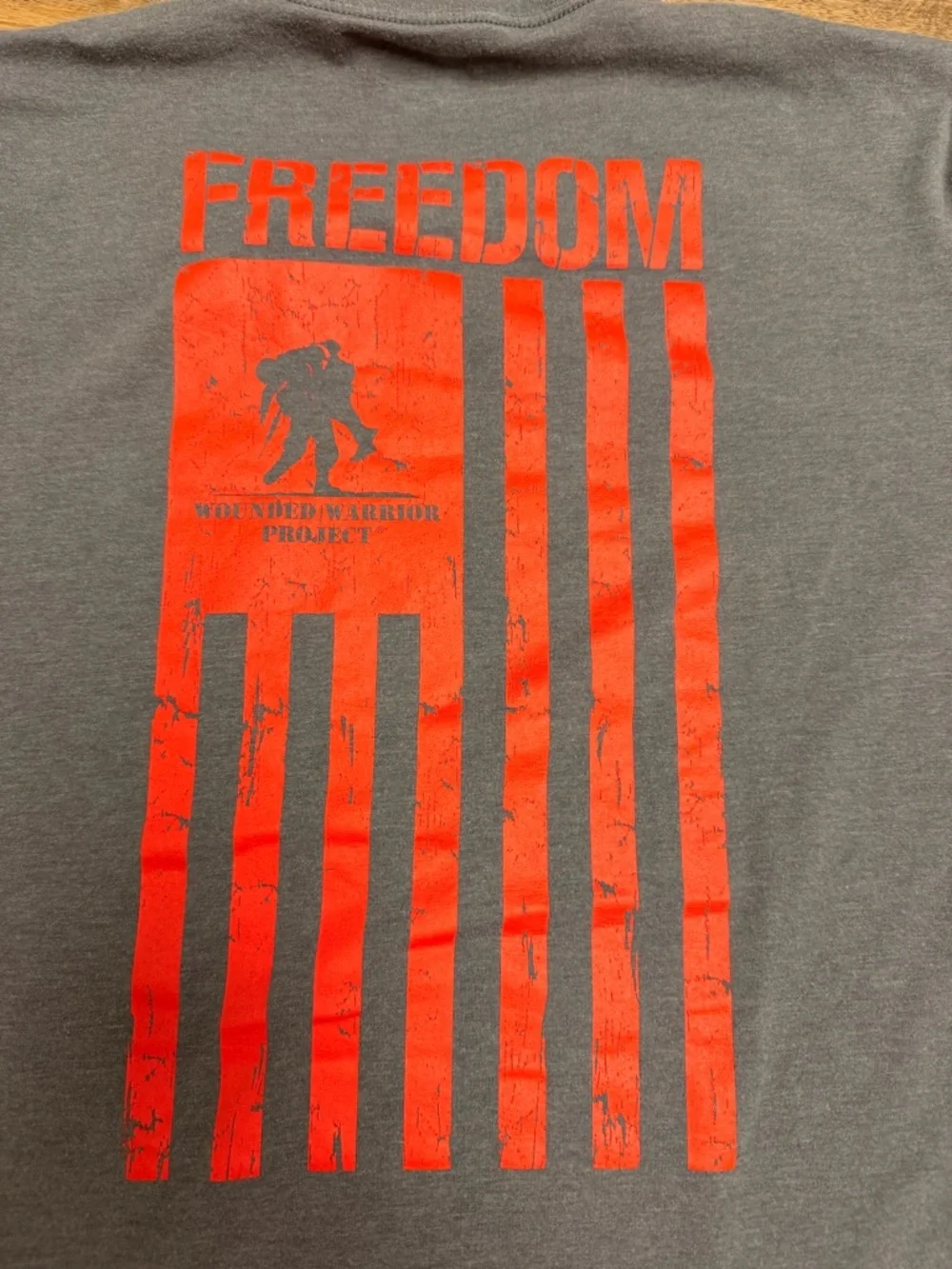 Under Armour Freedom Flag T-Shirt Men’s Large Gray Red Graphic Wounded Warrior - Picture 7 of 10
